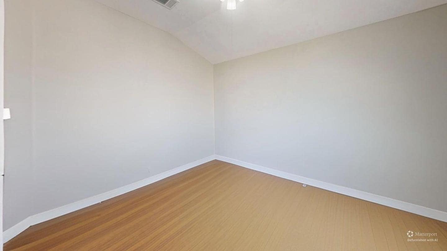 Building Photo - 2105 Huxley Ln