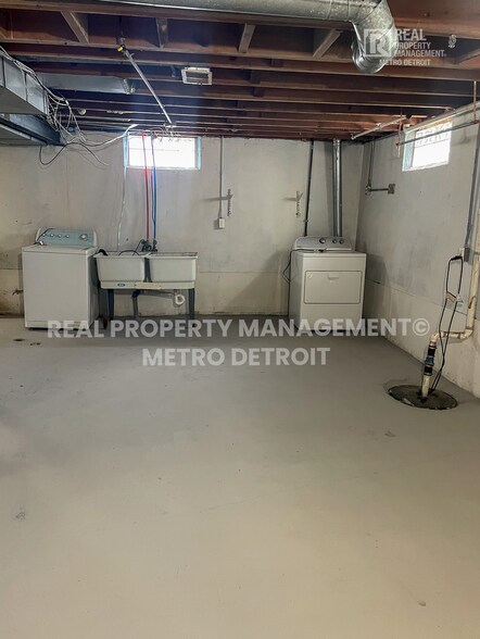 Building Photo - 25284 Stanford St