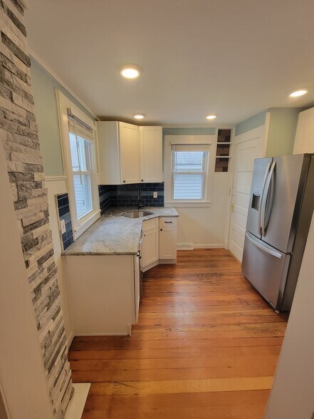Building Photo - 218 Chatham Ave