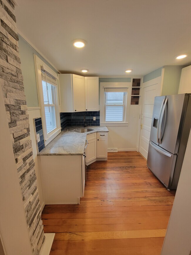 Building Photo - 218 Chatham Ave