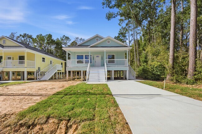 Primary Photo - 1915 Ross Ave