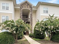 Building Photo - 302 Campus Walk Trl