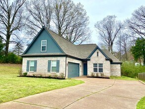 Building Photo - Now Leasing a 4 Bedroom 2 Bath Home in Olive Branch