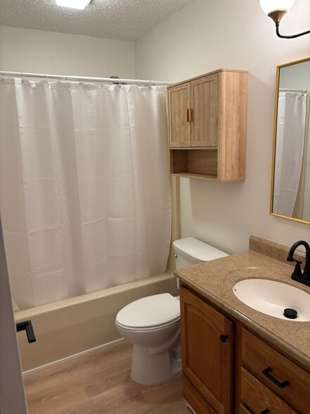 Building Photo - 830 Dover St