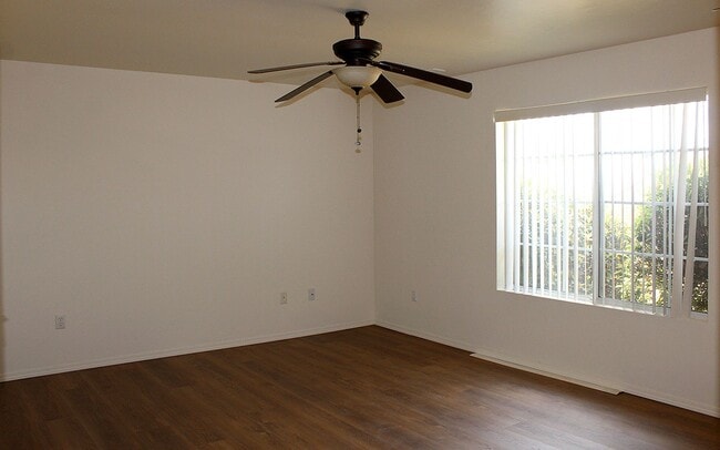 Building Photo - 6181 N Rockland Dr