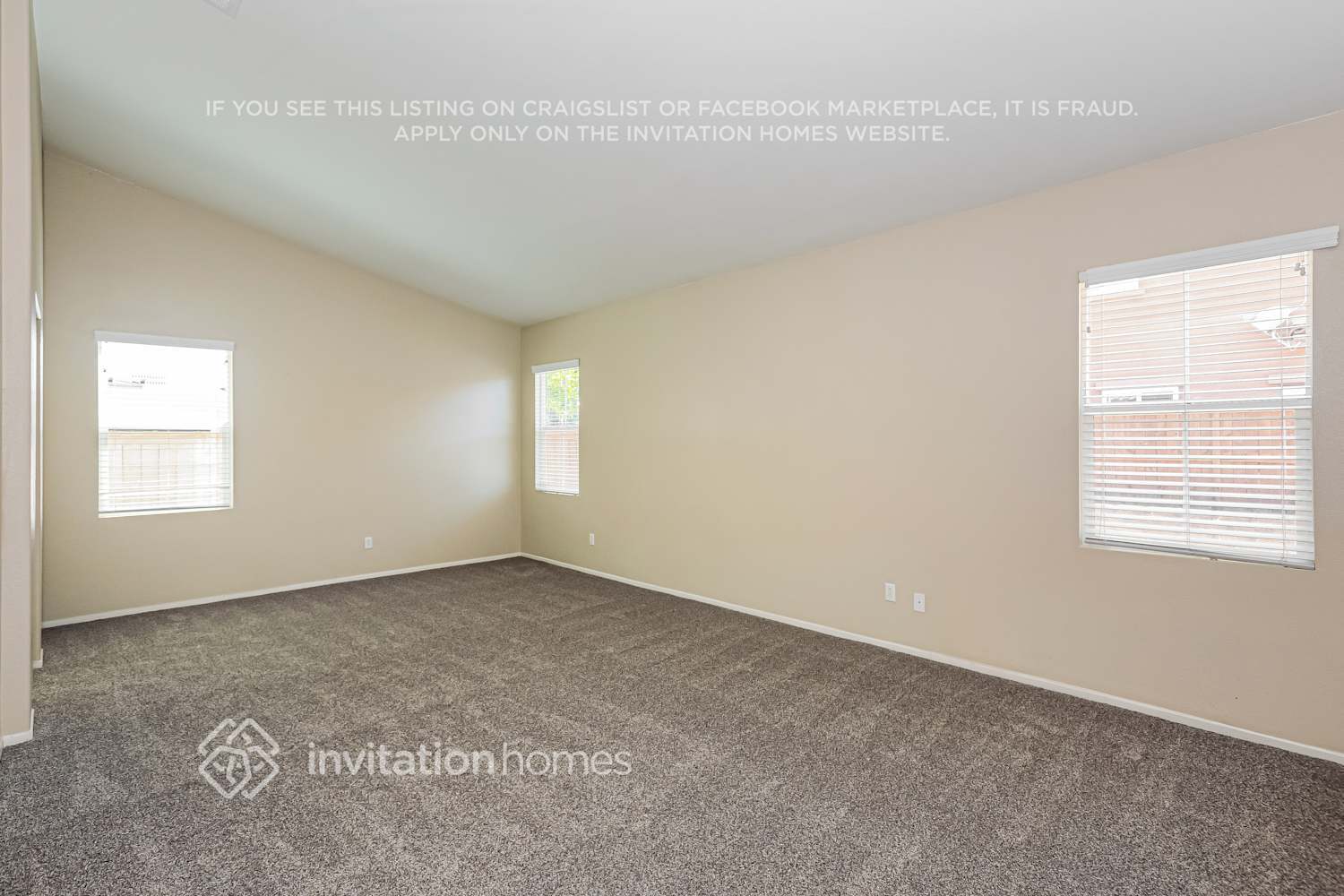 Building Photo - 40503 Carly Ct