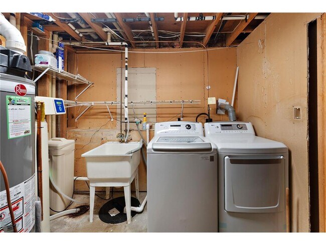 Building Photo - 783 Hiawatha Ave