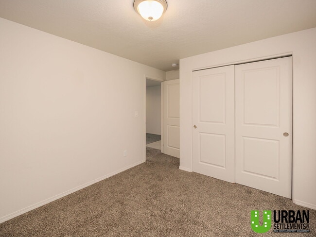 Building Photo - 4425 N McCabe Ln