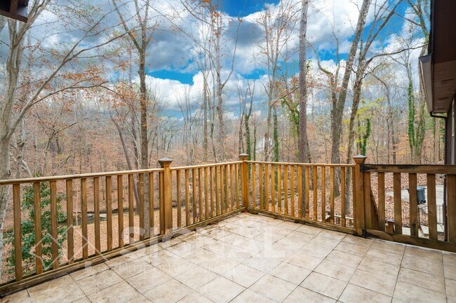 Building Photo - 2817 Altadena S Way