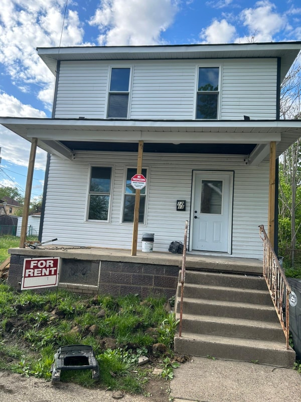 Primary Photo - 1213 Claire Ave