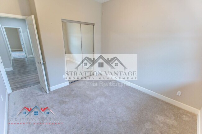 Building Photo - 1406 W Main St