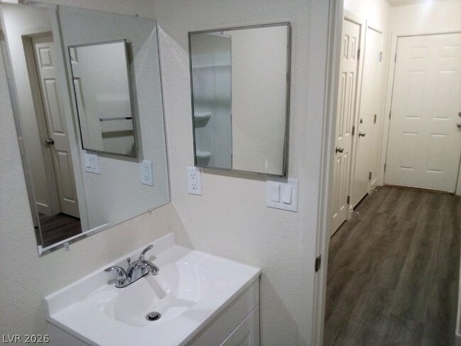 Building Photo - 4341 San Mateo St