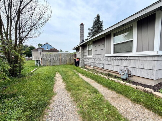 Building Photo - 544 Hacker Dr