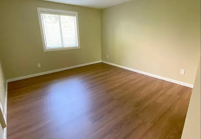 Building Photo - Listed For Rent