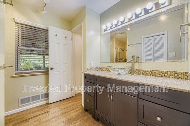 Building Photo - 6045 Marshall Ct