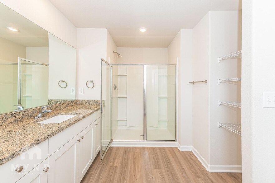Building Photo - 279 Royal Mdw Dr