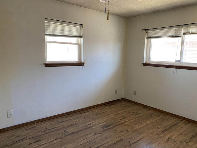 Building Photo - 2413 Robin Ridge