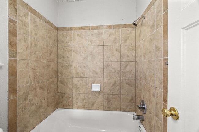 Building Photo - CV-AUS12130 Thompkins