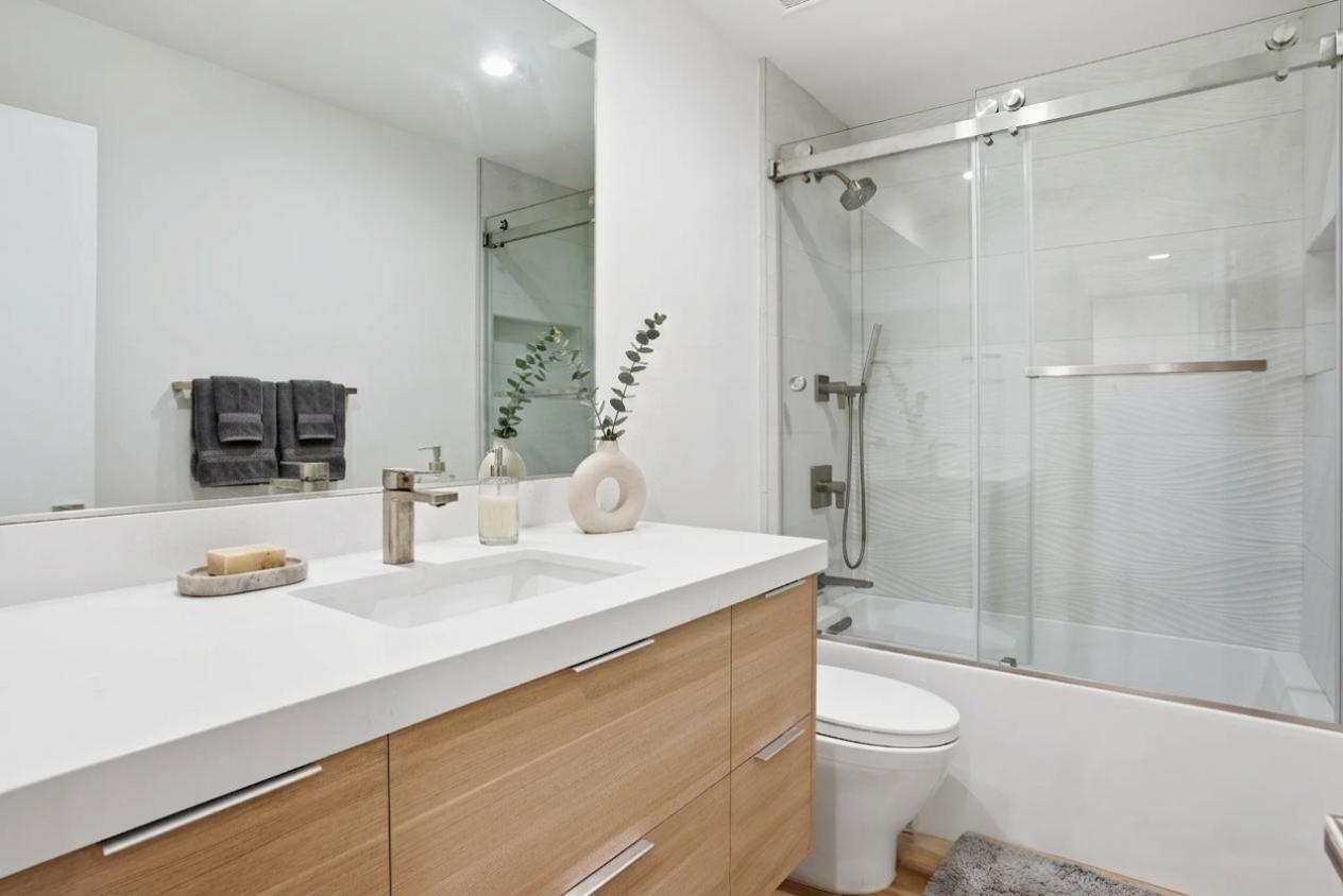 Building Photo - 116 Marina Ave