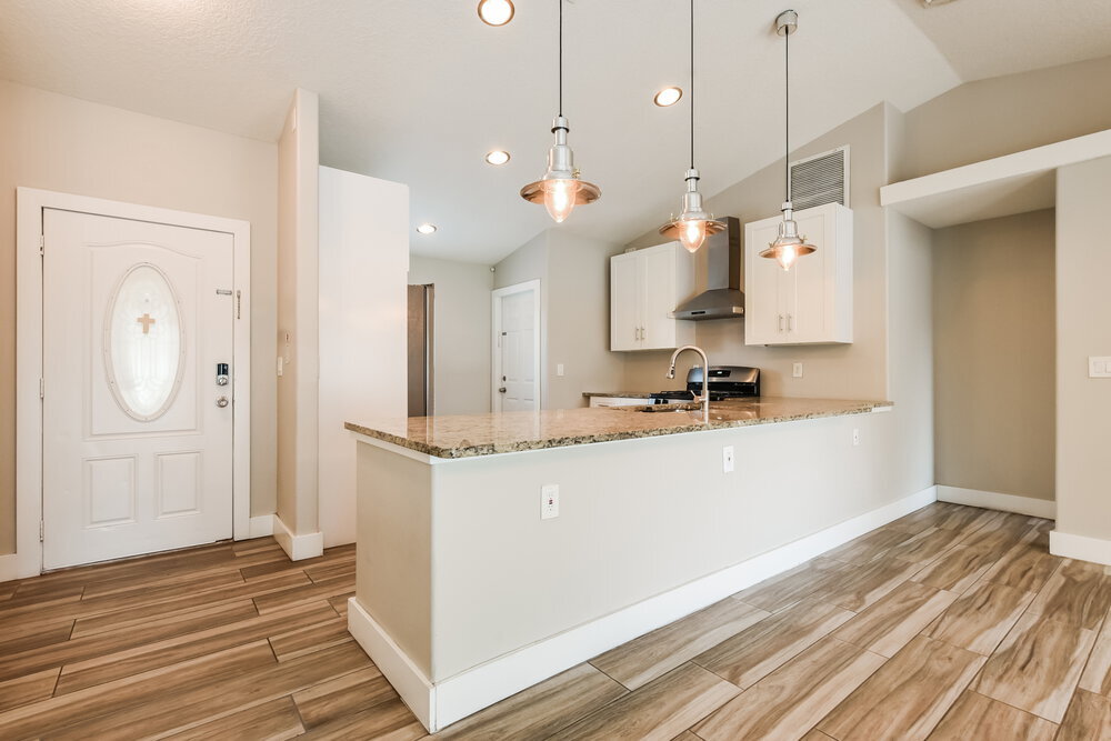 Building Photo - 12123 Woodglen Cir