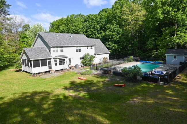 Building Photo - 180 Ruggles Rd