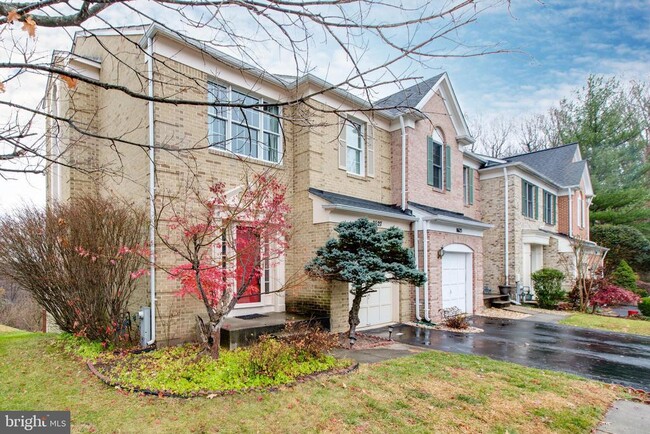 Building Photo - 8627 Trail View Dr