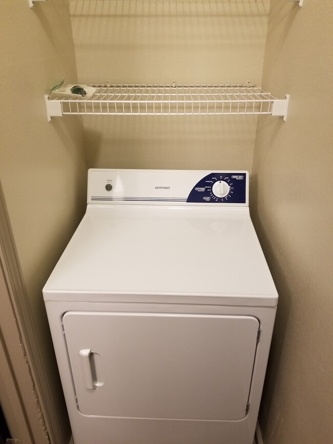 Dryer - 1665 S Radisson Dr