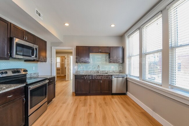 Building Photo - 4370 Swan Ave