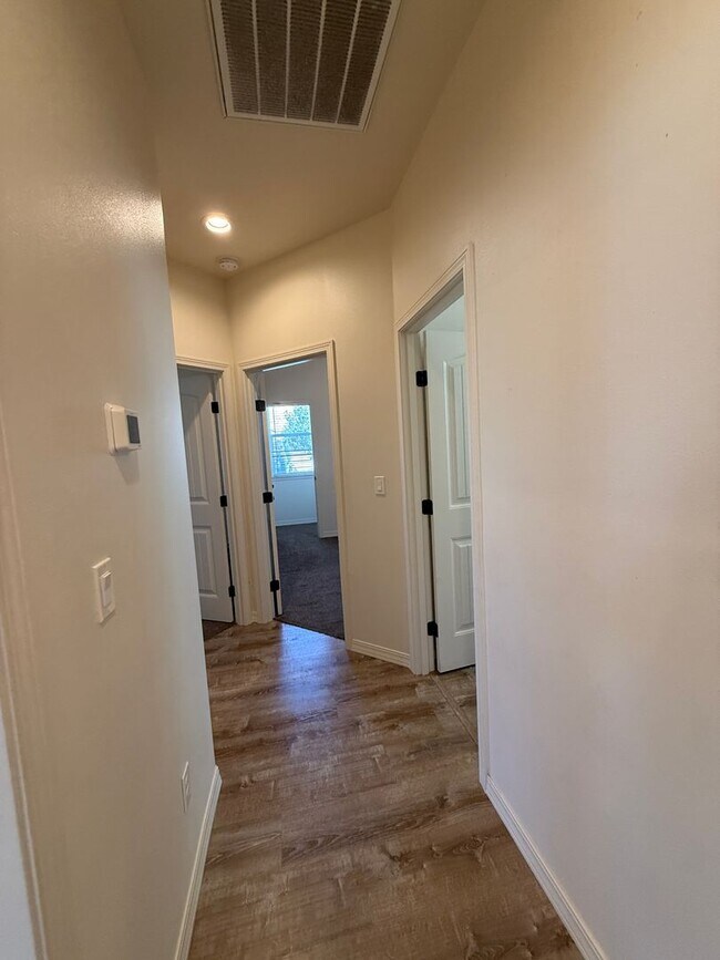 Building Photo - 4823/4825 Barbera St