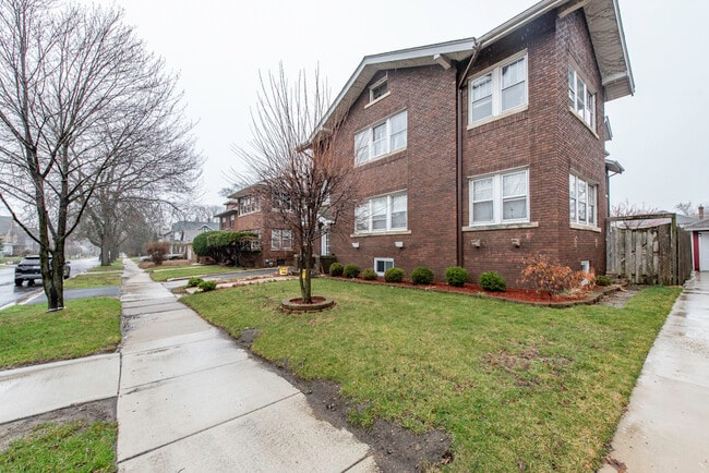 Building Photo - 415 W Ridgeland Ave