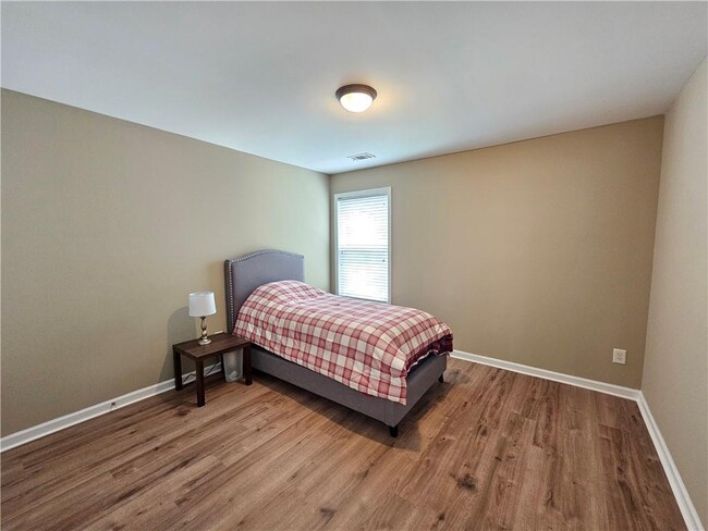 Building Photo - 2216 Worrall Hill Dr