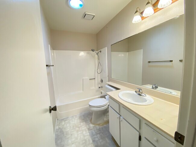 Building Photo - 1318 Bushy Tail Trail