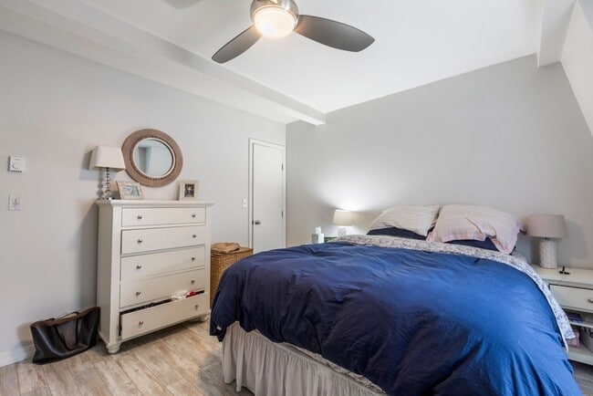 Building Photo - 63 Bolton St