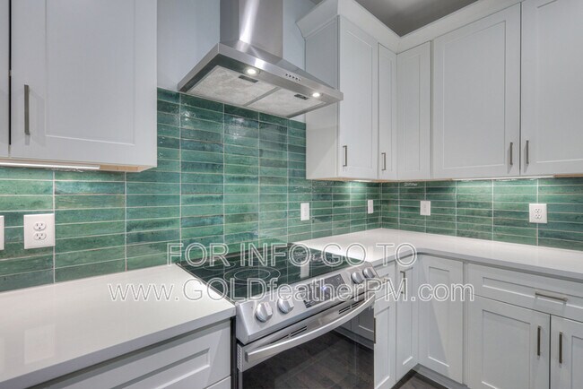 Building Photo - 709 23rd St