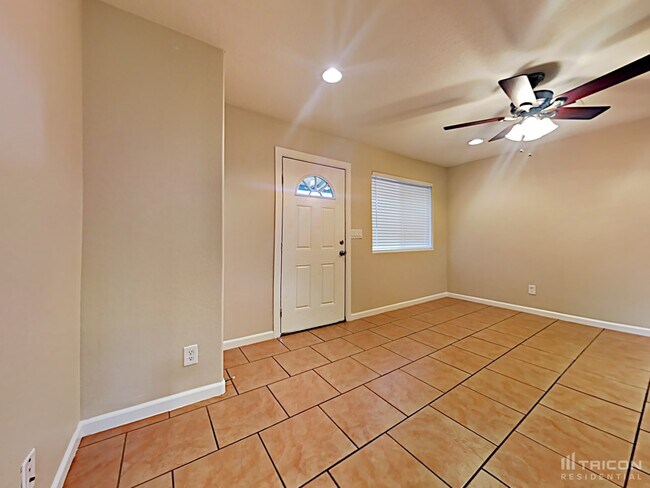 Building Photo - 7302 W Heatherbrae Dr