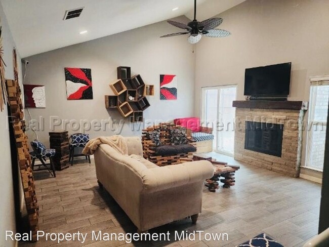 Building Photo - 3 br, 2 bath House - 703 Matthews Ct.