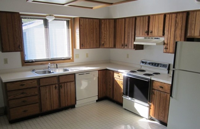 Kitchen - Brooks Place