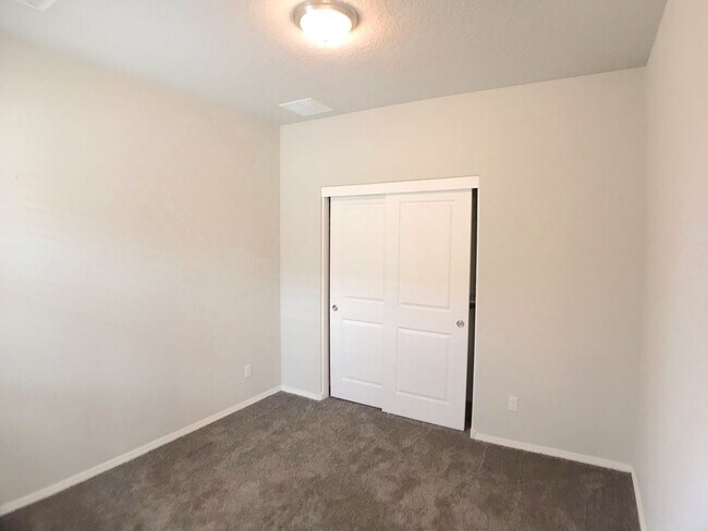 Building Photo - Spacious 3BR/2BA Los Lunas Home with Open Layout, Office Space & Refrigerated Air