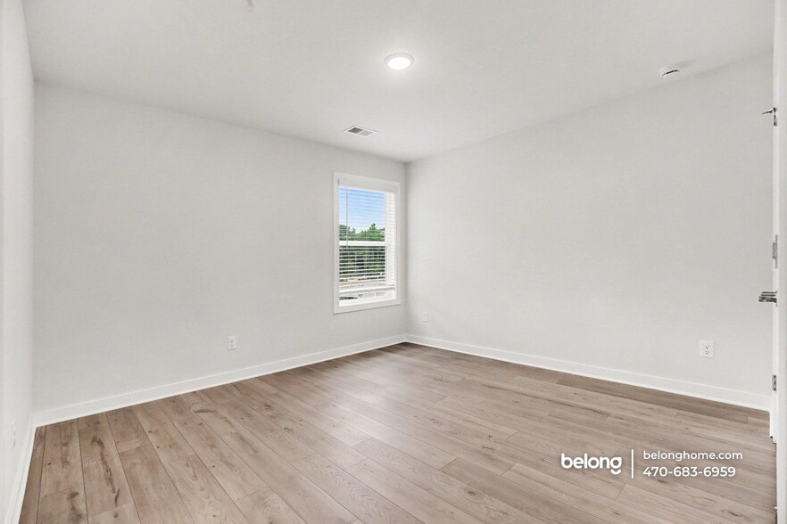 Building Photo - 300 Dempsey Dr