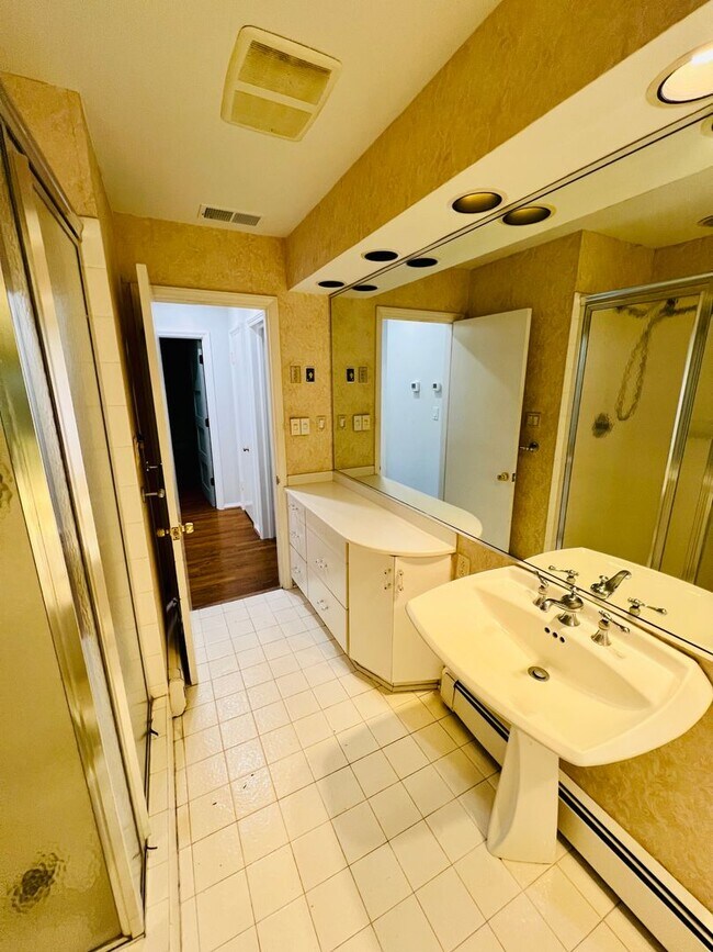 Building Photo - 3162 Stoneridge Rd SW