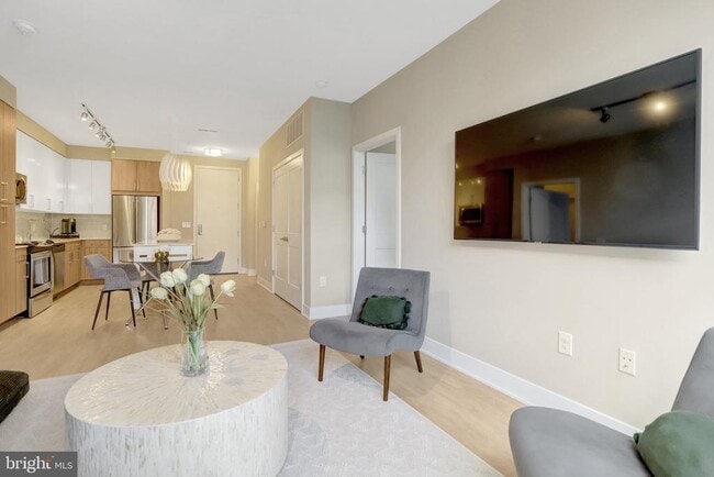 Building Photo - 145 Riverhaven Dr