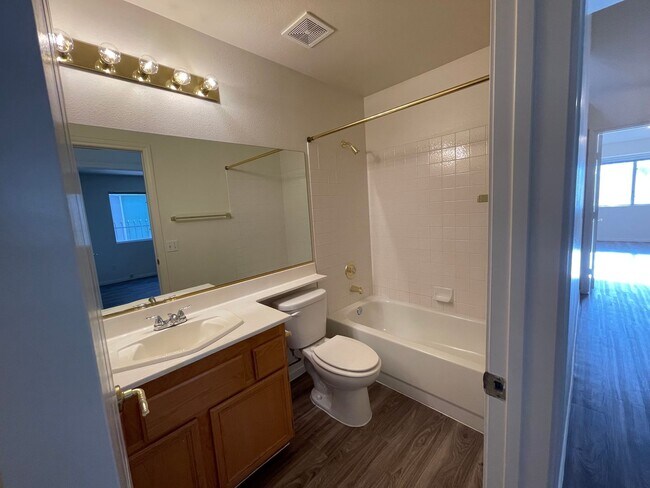 Building Photo - 9841 Double Rock Dr