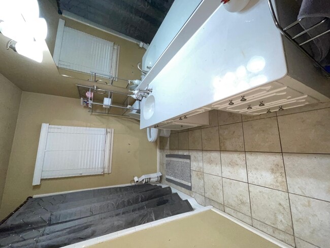 Building Photo - 6213 Avenue W