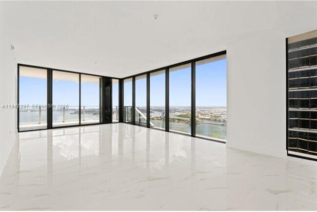 Building Photo - 700 NE 24th St