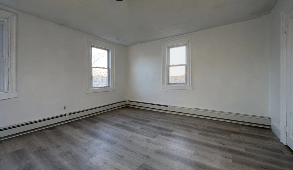 Building Photo - 84 Chatham St