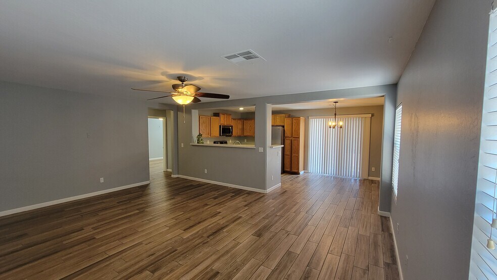 Building Photo - 11627 W Oglesby Ave