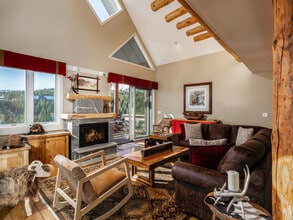 Building Photo - 13 Saddle Ridge Rd