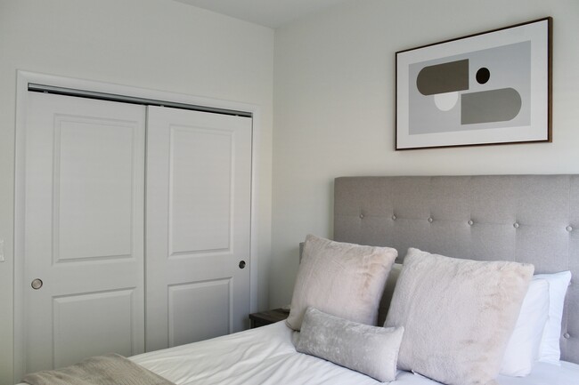 Building Photo - 1889 W 54th St