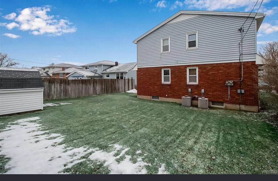 Building Photo - 33 Rosemead Ln