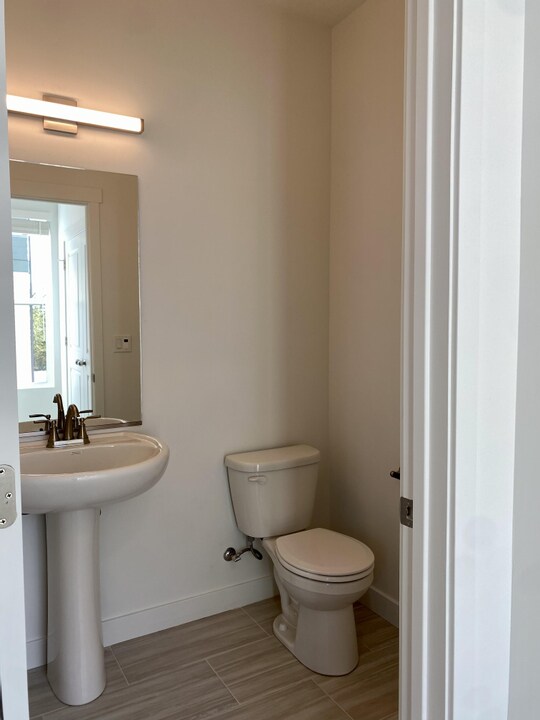 Building Photo - 638 N Autumn Ash Cir